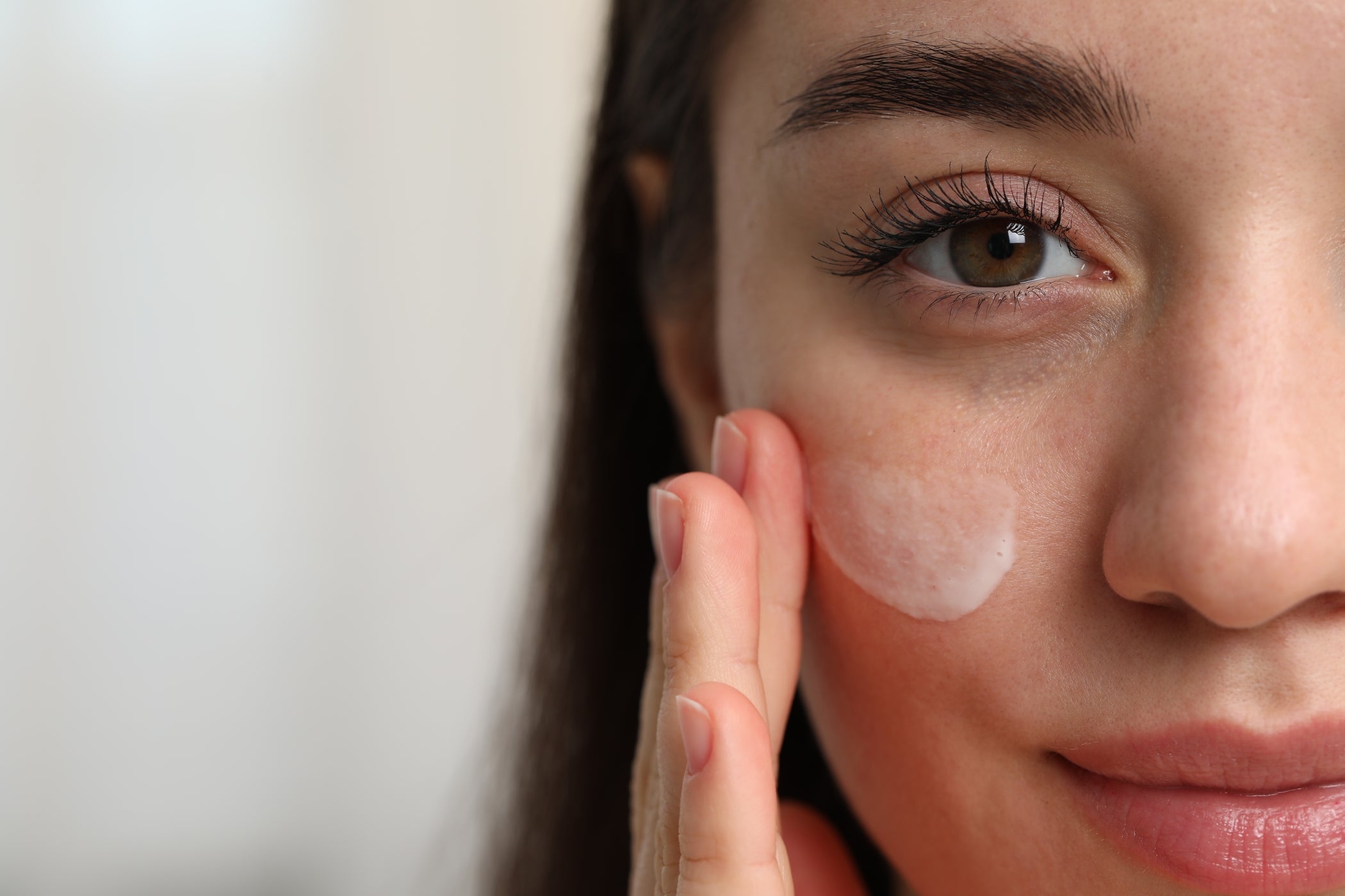 Straffend vs. Skin Longevity: Welche Pflegeserie passt zu dir?