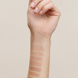lavera Hyaluron Liquid Foundation -Cool Beige 4.5- in der Anwendung