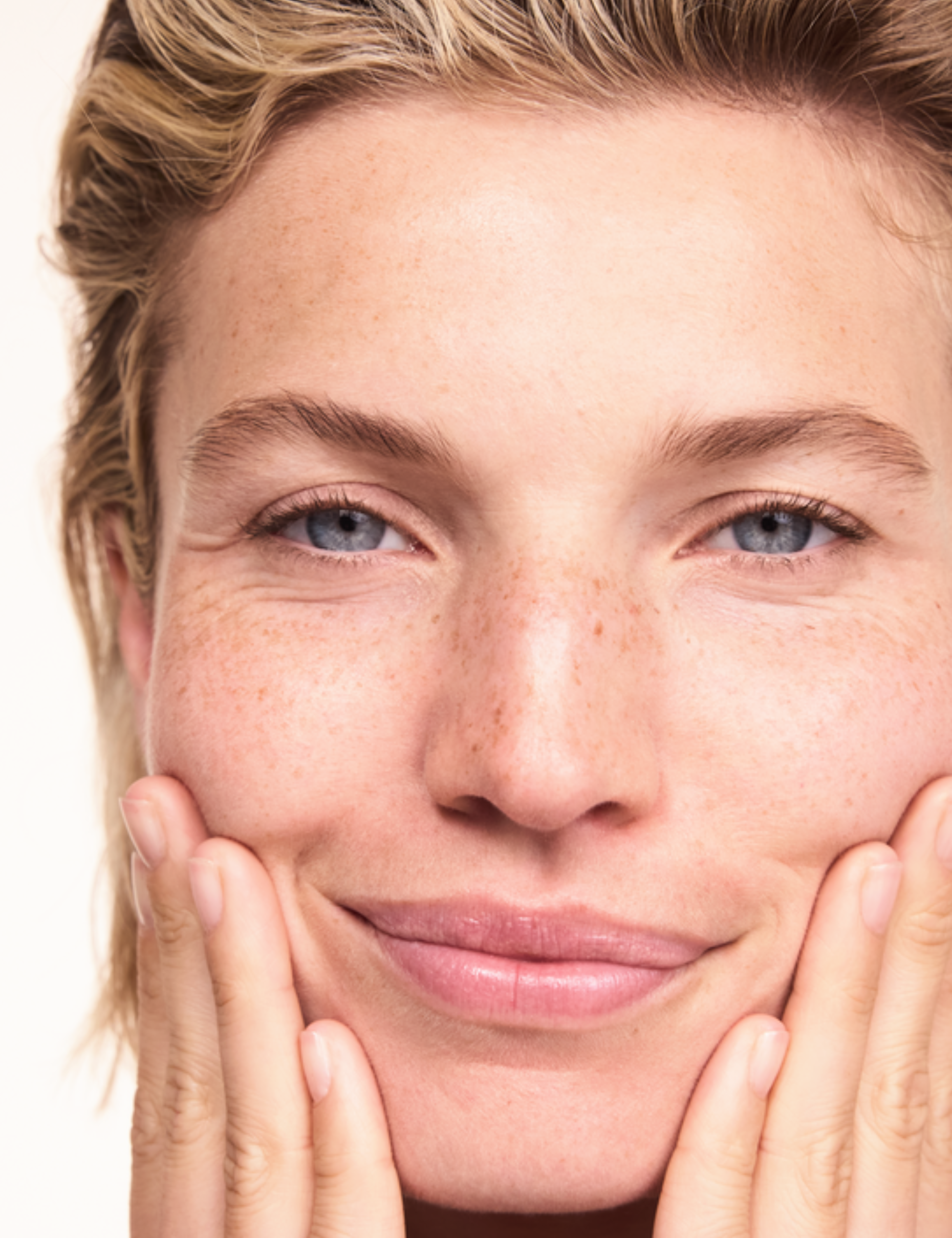 lavera basis sensitive Cleansing Milk during application