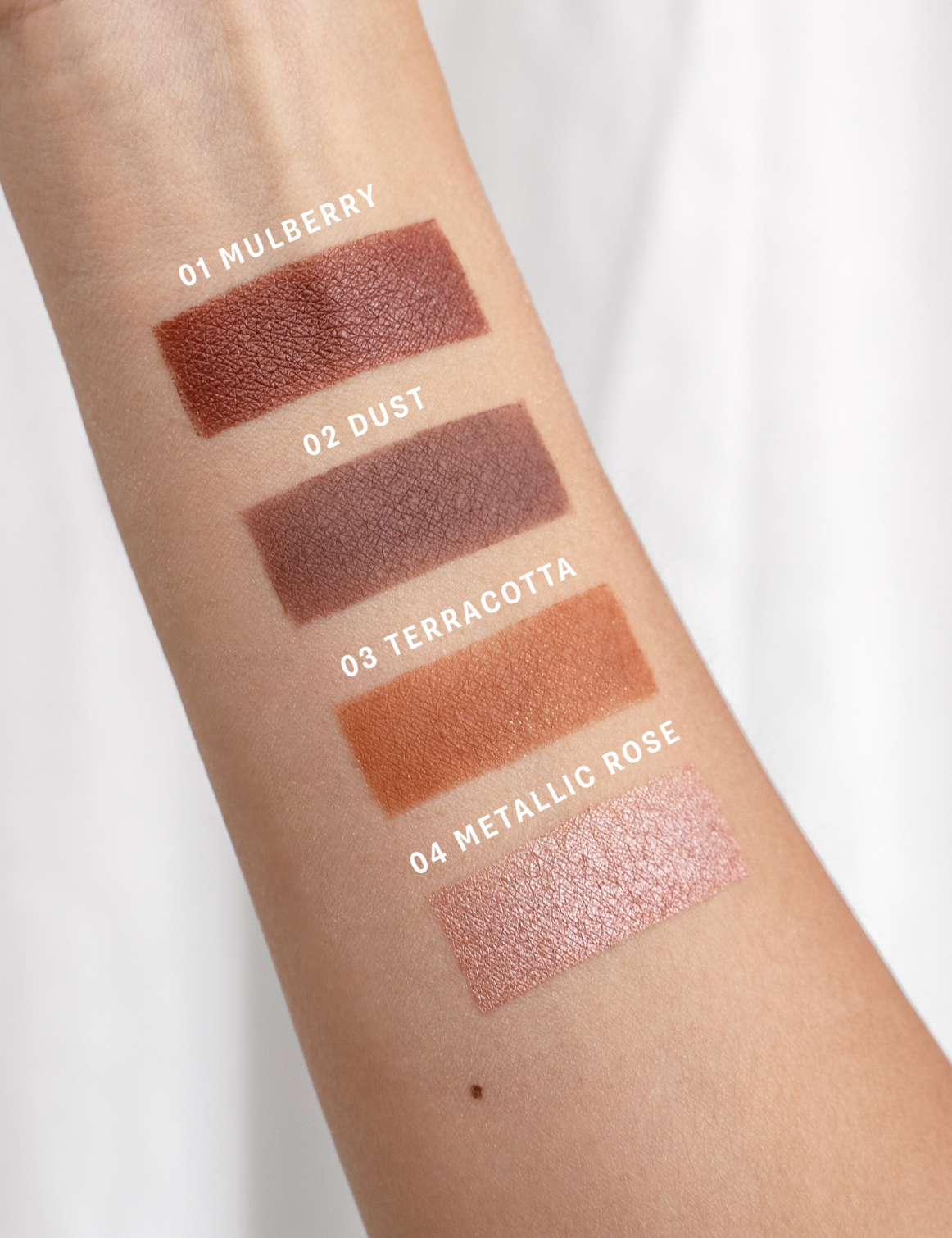 lavera Signature Colour Collection -Rosé Renaissance 02- during application