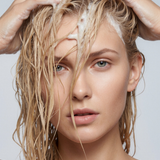 lavera Shampoo basis sensitive Hydrate & Care during application
