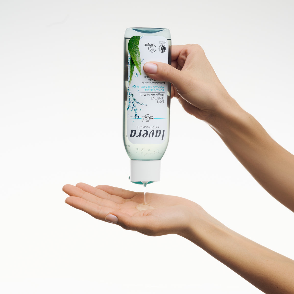basis sensitive 2in1 Pflegedusche in der Anwendung