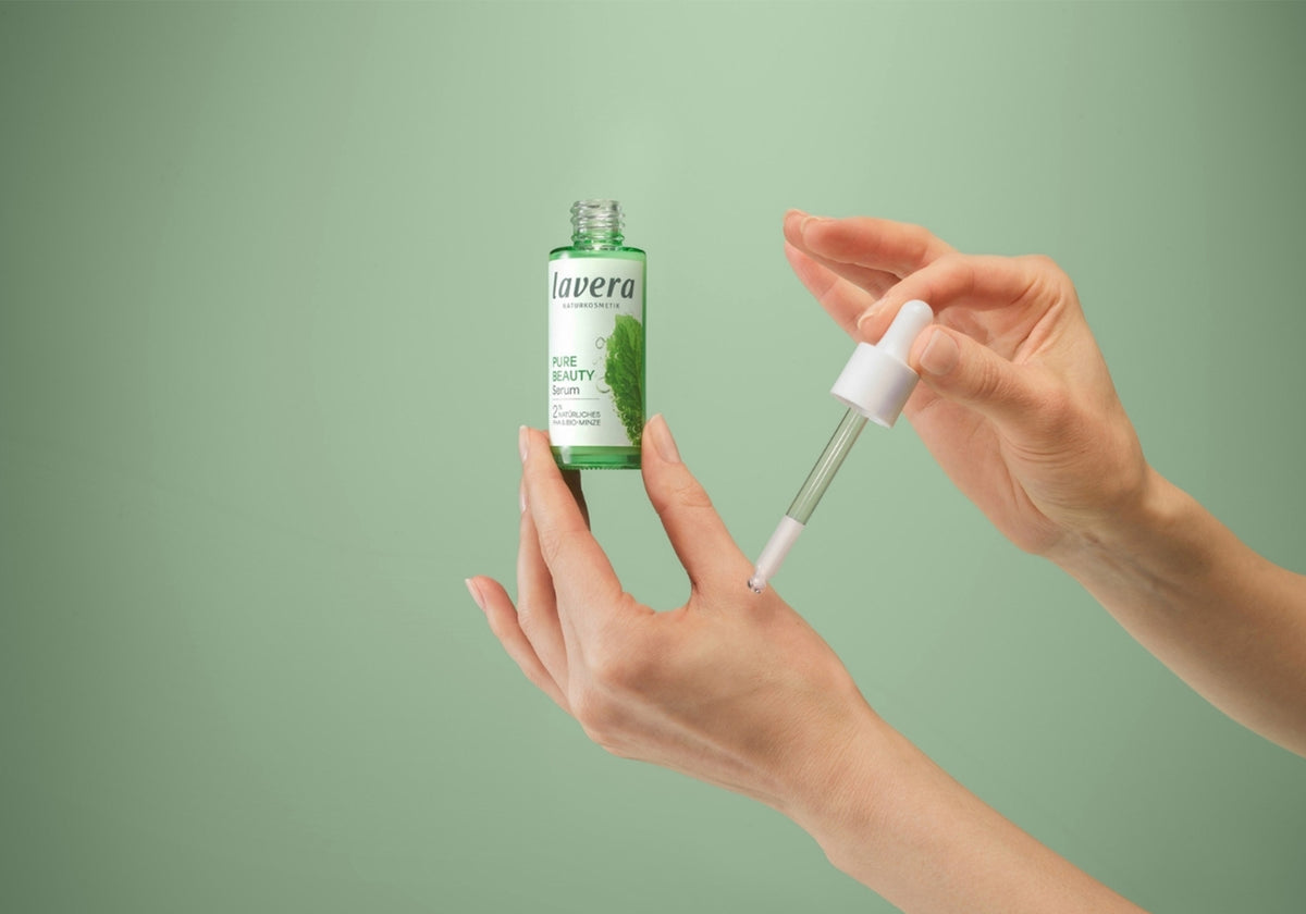 Pure Beauty Serum in use