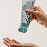 lavera Conditioner basis sensitive Hydrate & Care during application