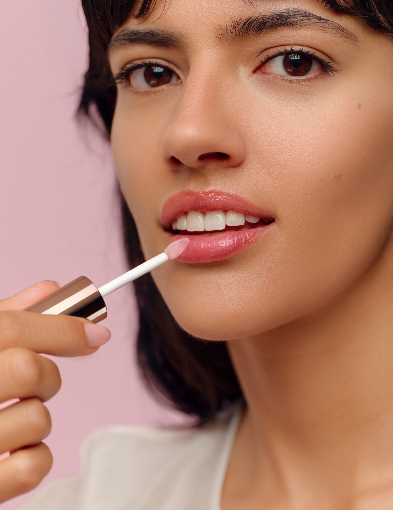 lavera Wonder Lip Elixir -Frosted Opal 01- during application