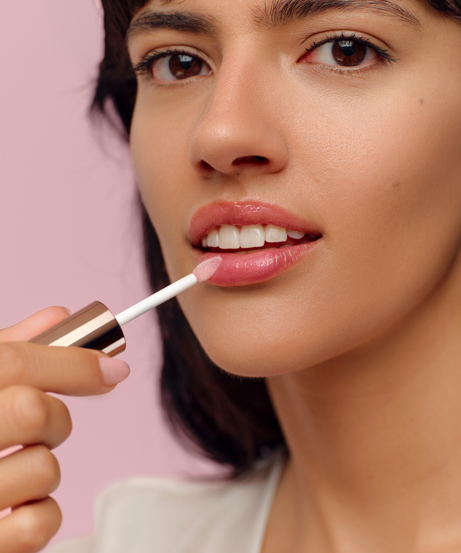 lavera Wonder Lip Elixir -Pink Sapphire 02- during application