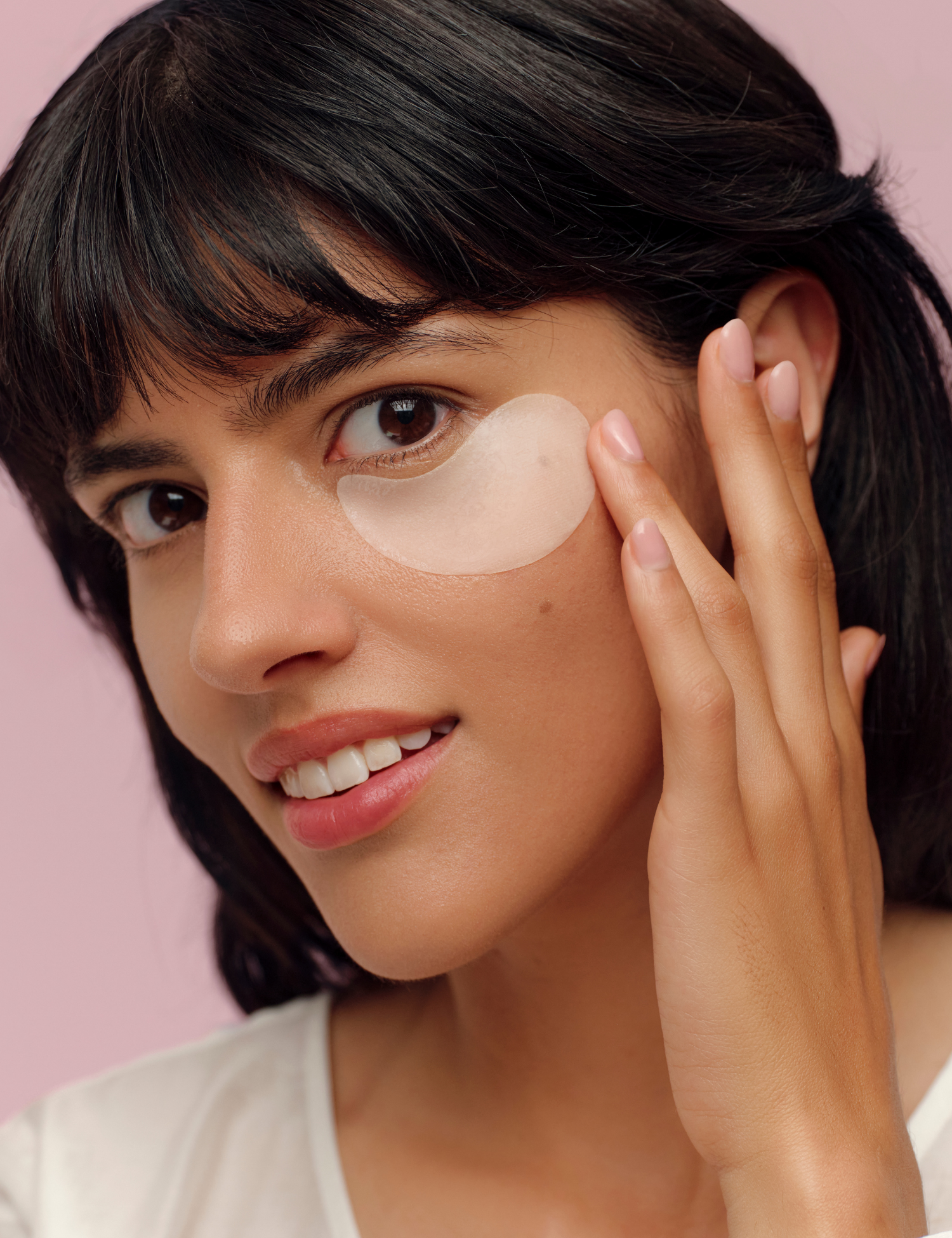 lavera Depuff & Hydration Eye Patches in der Anwendung