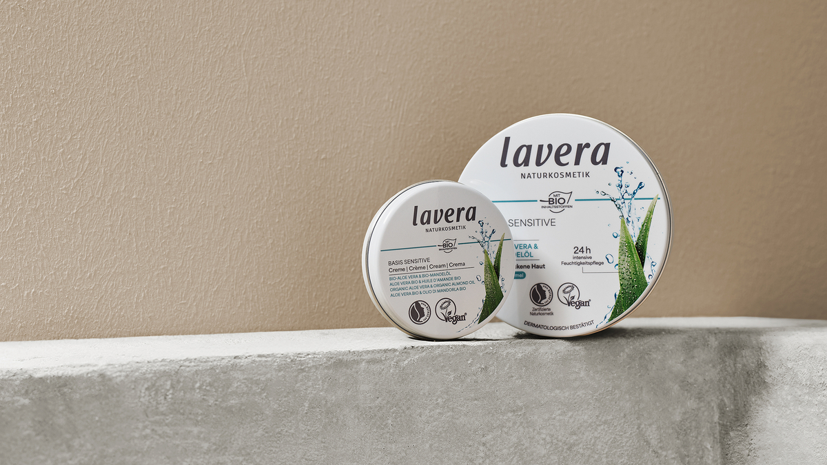  Crema Basis Sensitive con Aloe Vera formato normale e formato viaggio formato orizzontale