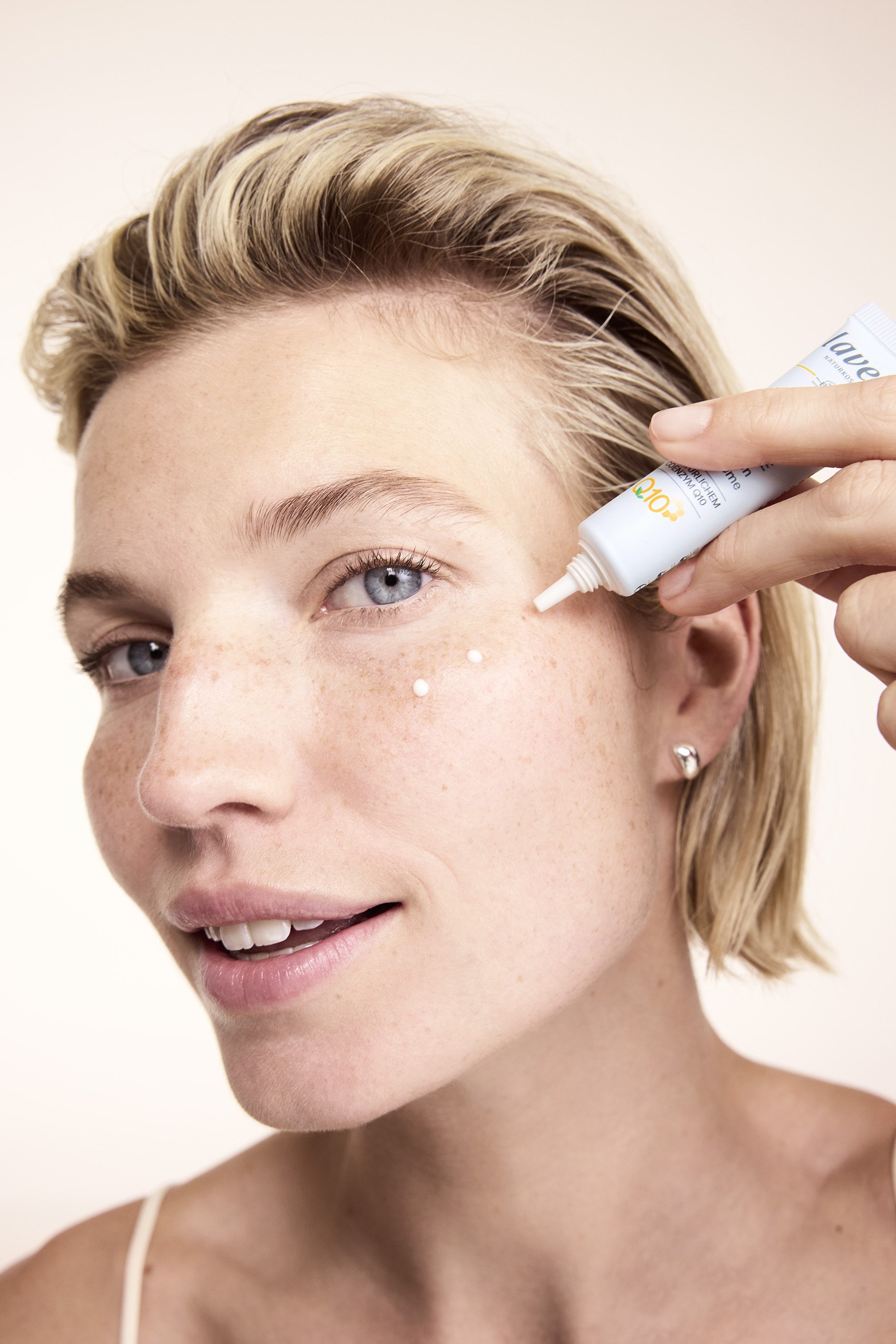 basis sensitive Anti-Ageing Eye Cream Q10