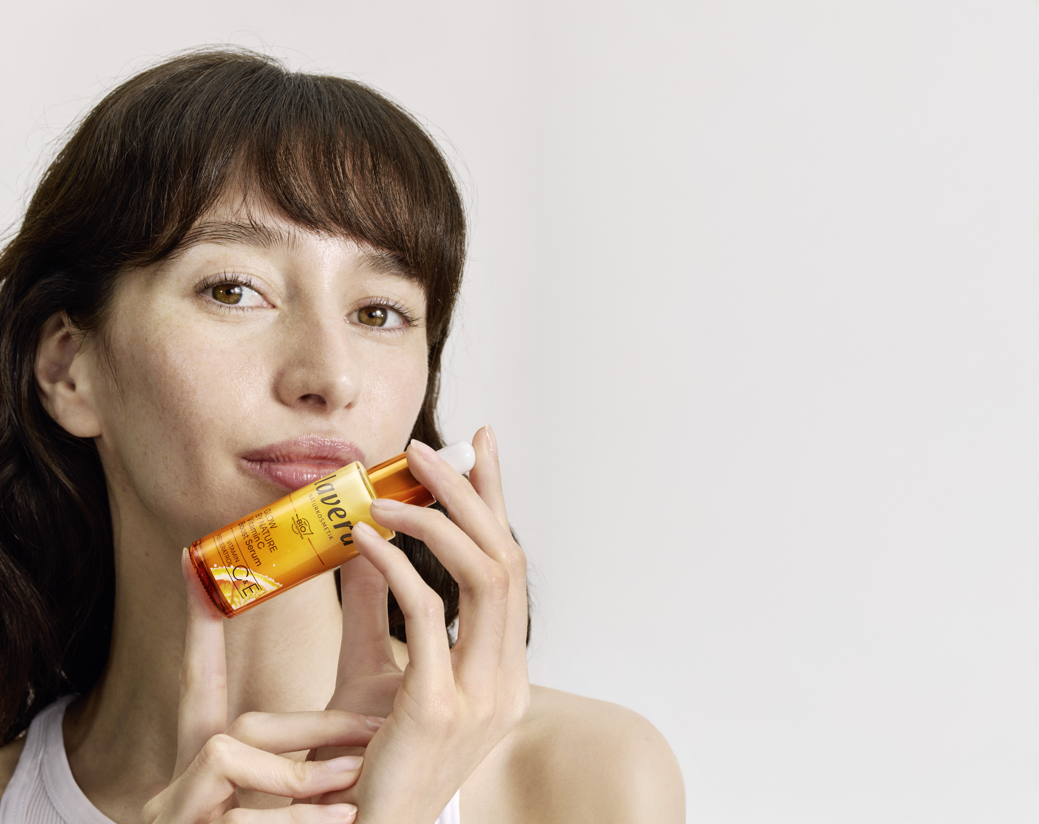 250704_LAVERA_STUDIO_SIDE-MODEL_5016